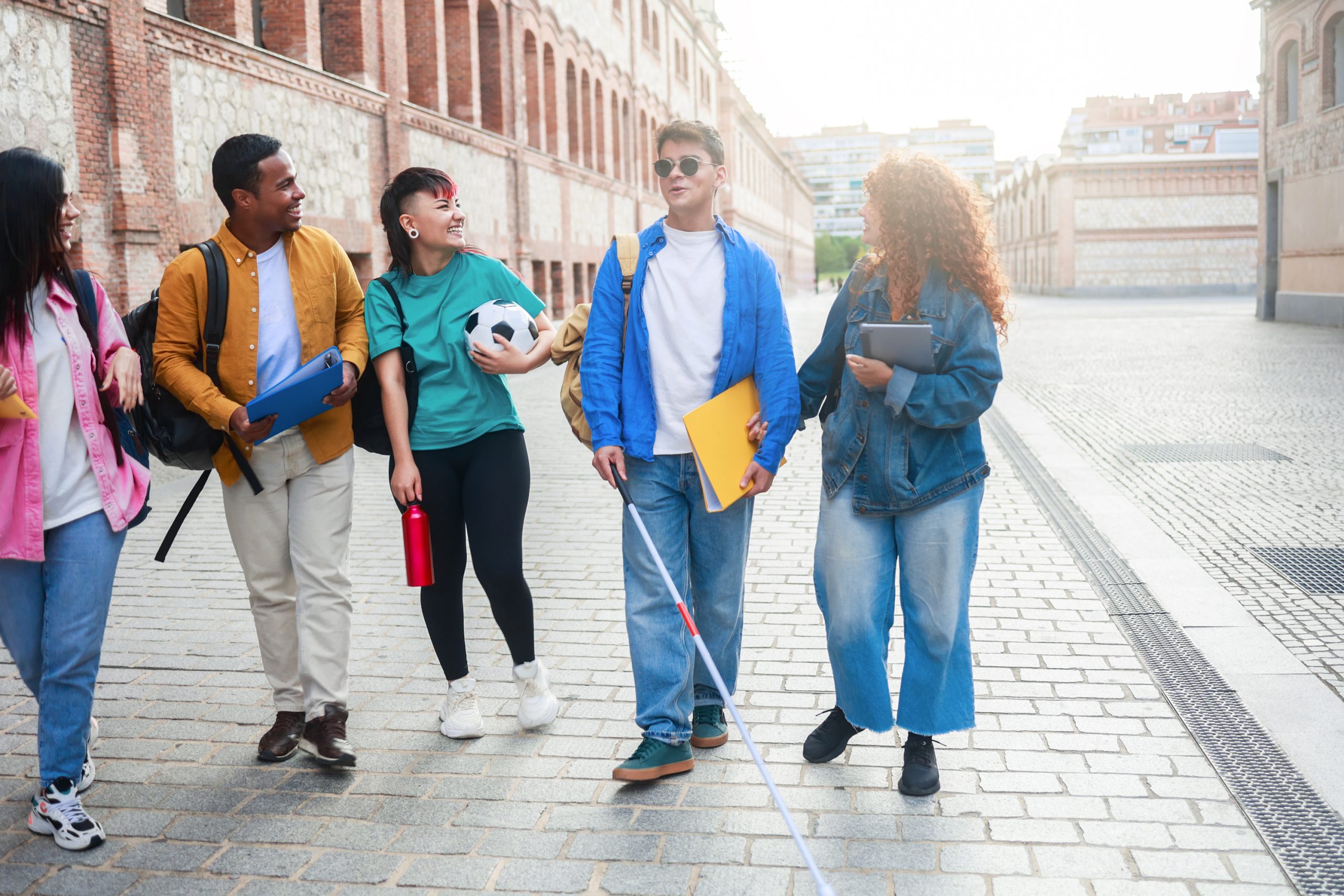Evaluación del papel de la inclusión social en la autoestima y la ...